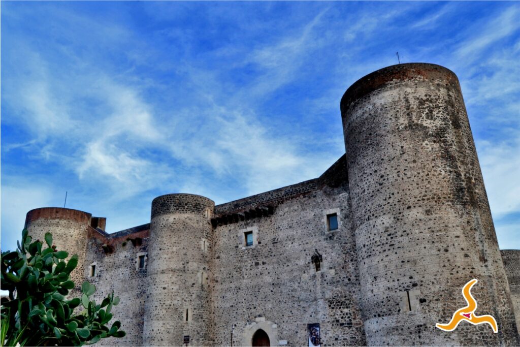 Cosa Fare a Catania in Un Giorno - vista del Castello Ursino