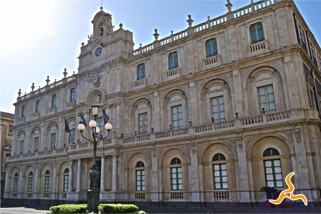 Cosa Fare a Catania in Un Giorno - vista su piazza Università